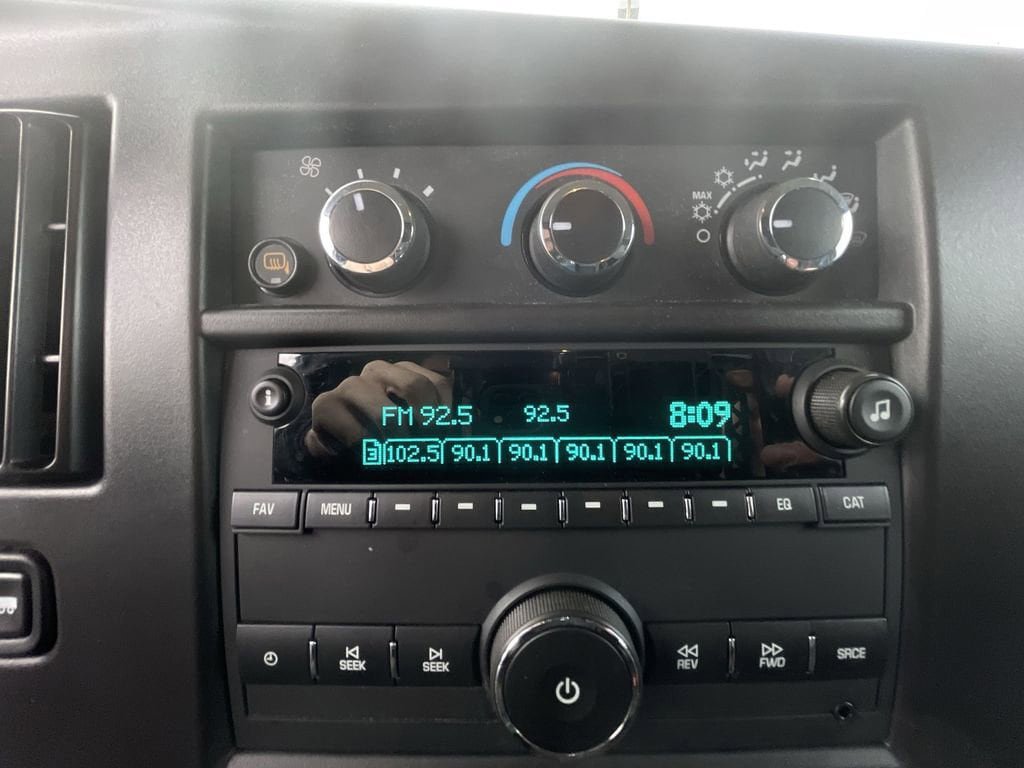 Used 2025 Chevrolet Express 2500 w/ Driver Convenience Package RWD image 13