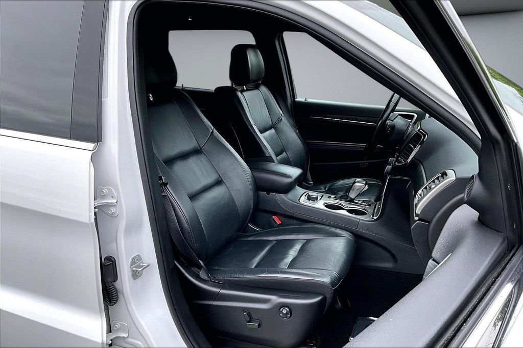 Used 2022 Jeep Grand Cherokee Limited w/ Tech Group AWD/4WD image 29