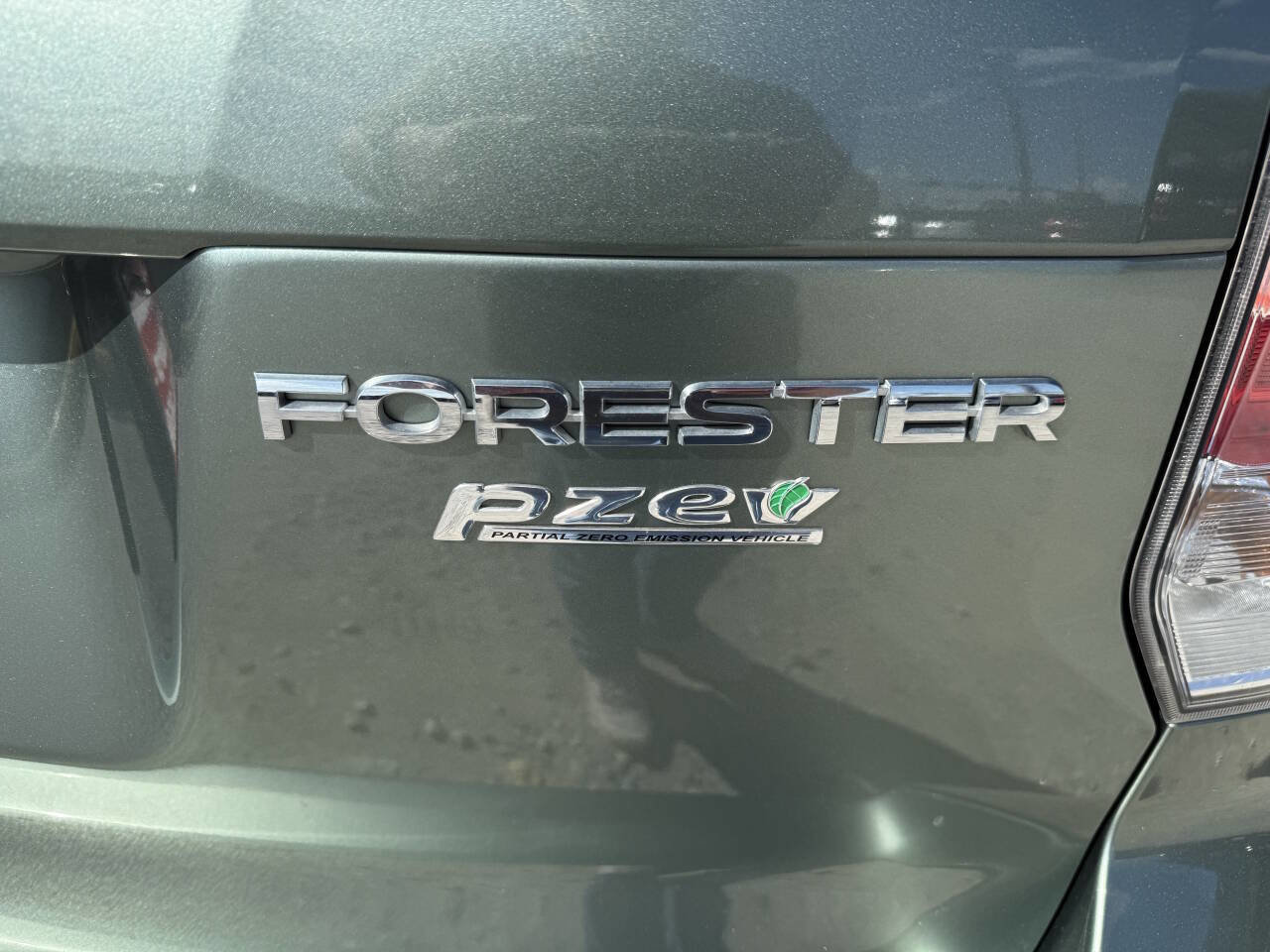 Used 2017 Subaru Forester 2.5i w/ Alloy Wheel Package image 23