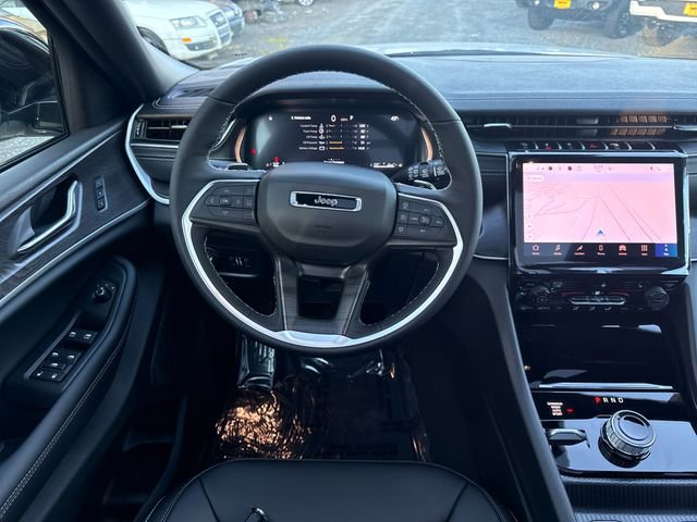 New 2025 Jeep Grand Cherokee Limited image 17