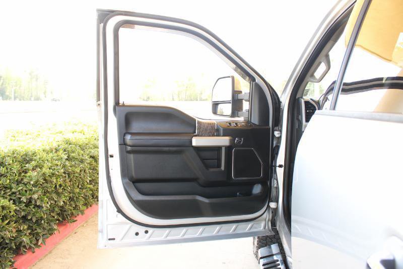 Used 2019 Ford F250 Lariat w/ Chrome Package AWD/4WD image 27
