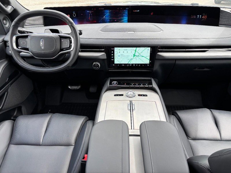 New 2026 Lincoln Navigator Reserve AWD/4WD image 13