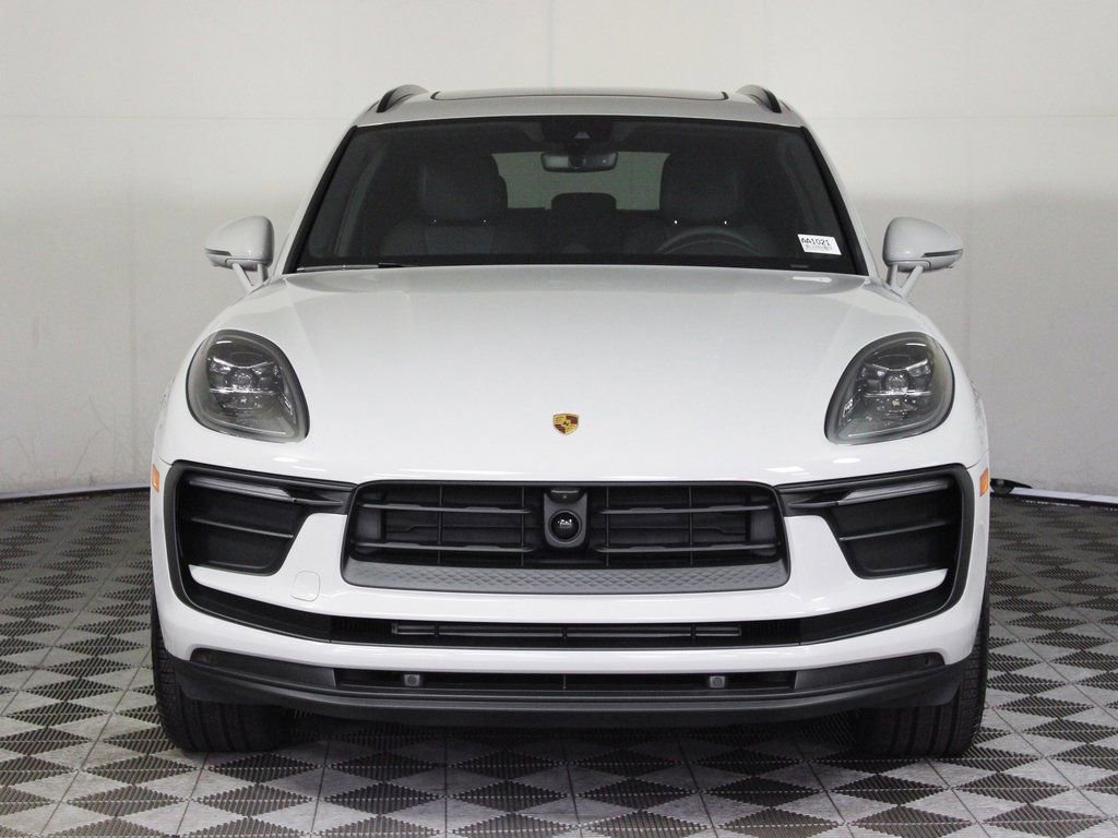 Certified 2026 Porsche Macan image 10