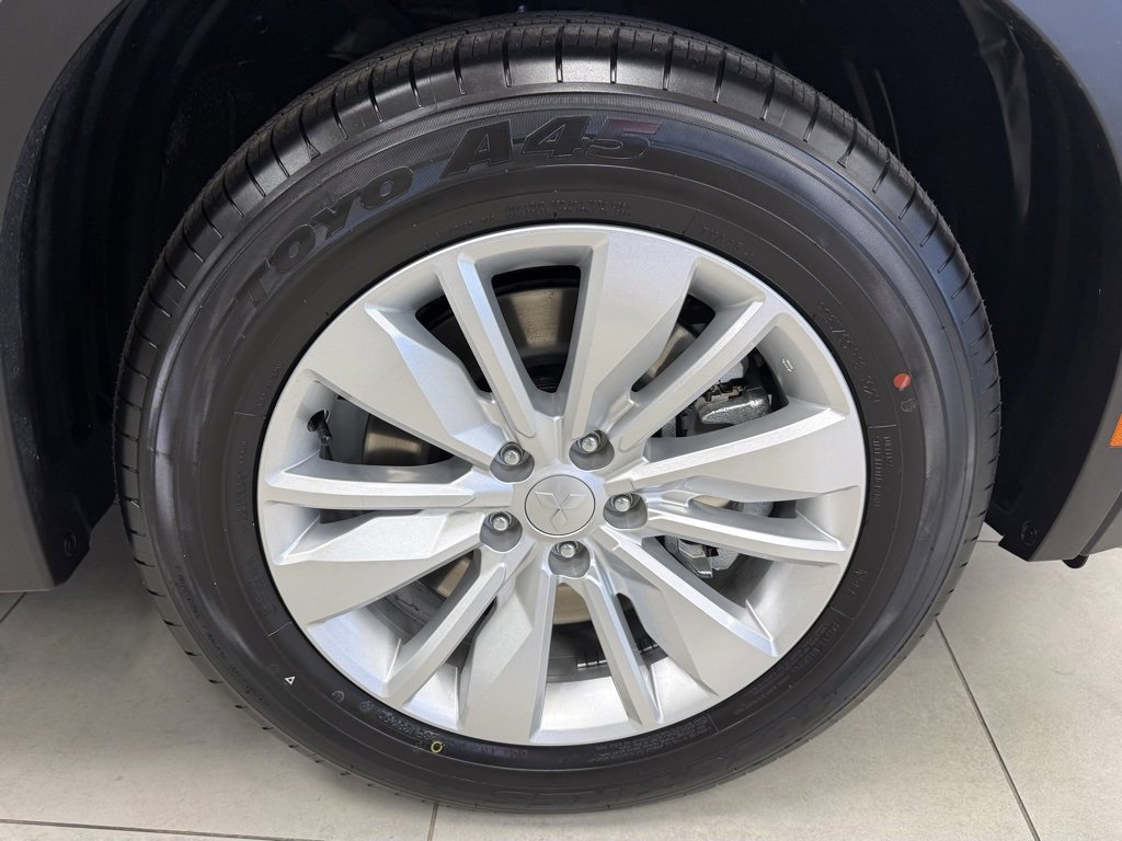 New 2026 Mitsubishi Outlander ES image 11