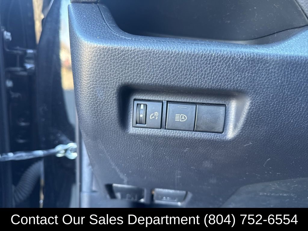 Used 2021 Toyota RAV4 LE image 19