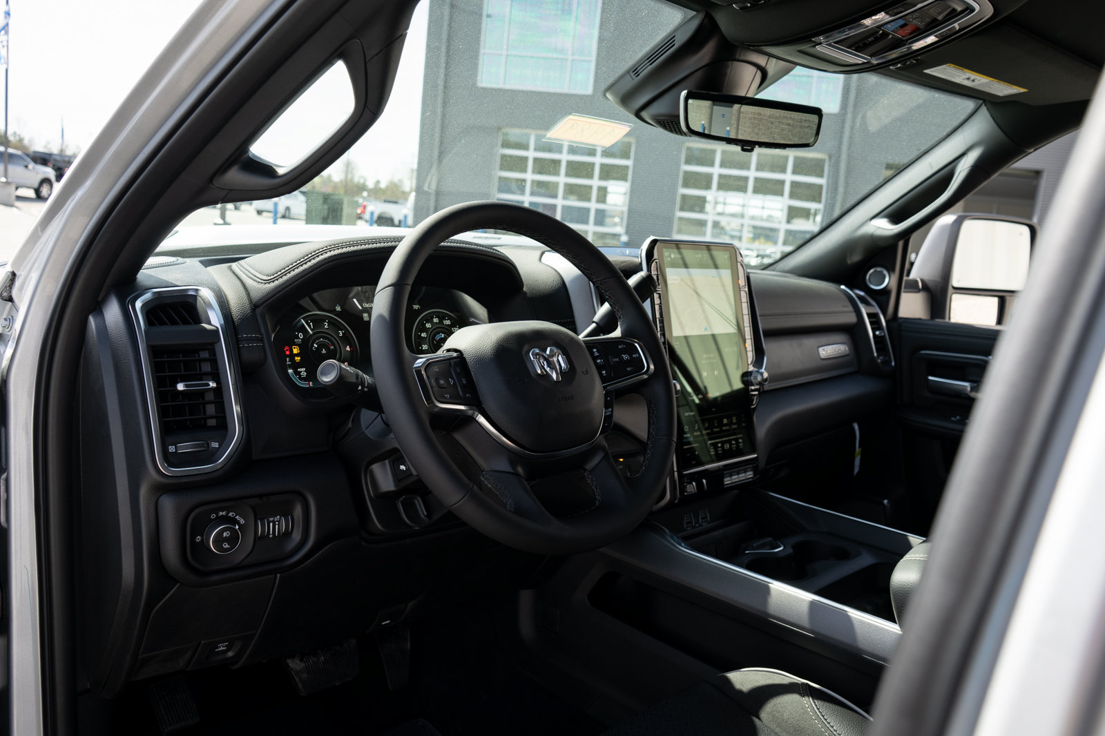 New 2026 RAM 2500 Laramie AWD/4WD image 13