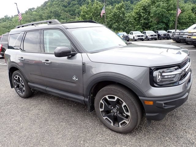Used 2023 Ford Bronco Sport Outer Banks w/ Tech Package AWD/4WD image 8