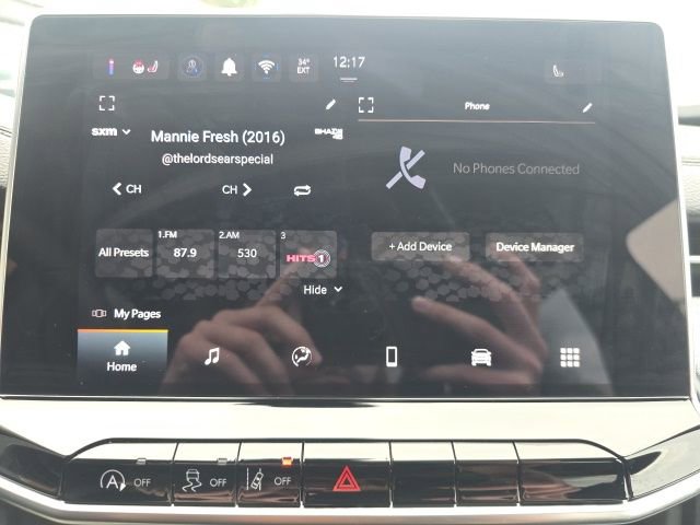 Used 2024 Jeep Compass Latitude w/ Sun and Sound Group AWD/4WD image 19