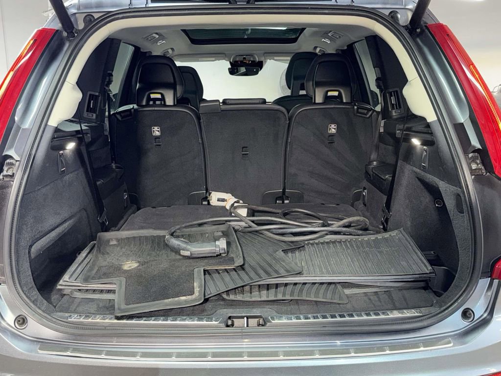 Used 2016 Volvo XC90 T8 Momentum w/ Vision Package image 17