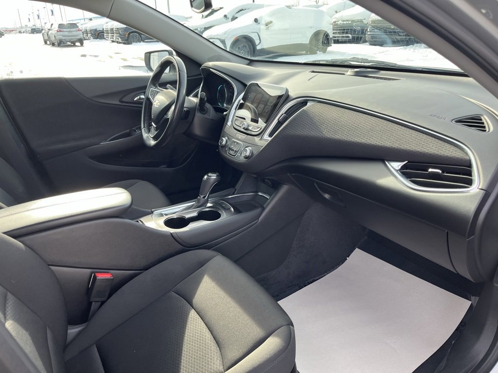 Used 2018 Chevrolet Malibu LT image 21