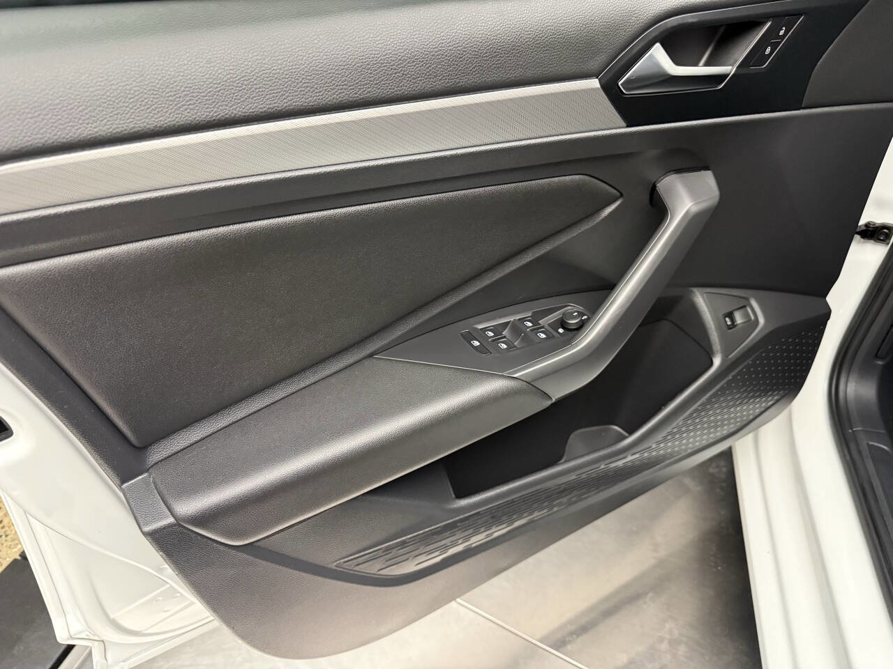 Used 2019 Volkswagen Jetta S w/ Driver Assistance Package image 15