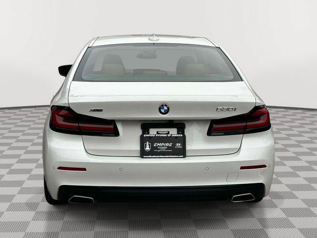 Used 2023 BMW 530i xDrive w/ Premium Package AWD/4WD image 4