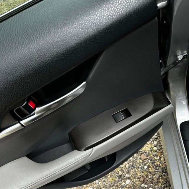 Used 2022 Toyota Camry XLE w/ Navigation Package FWD image 14