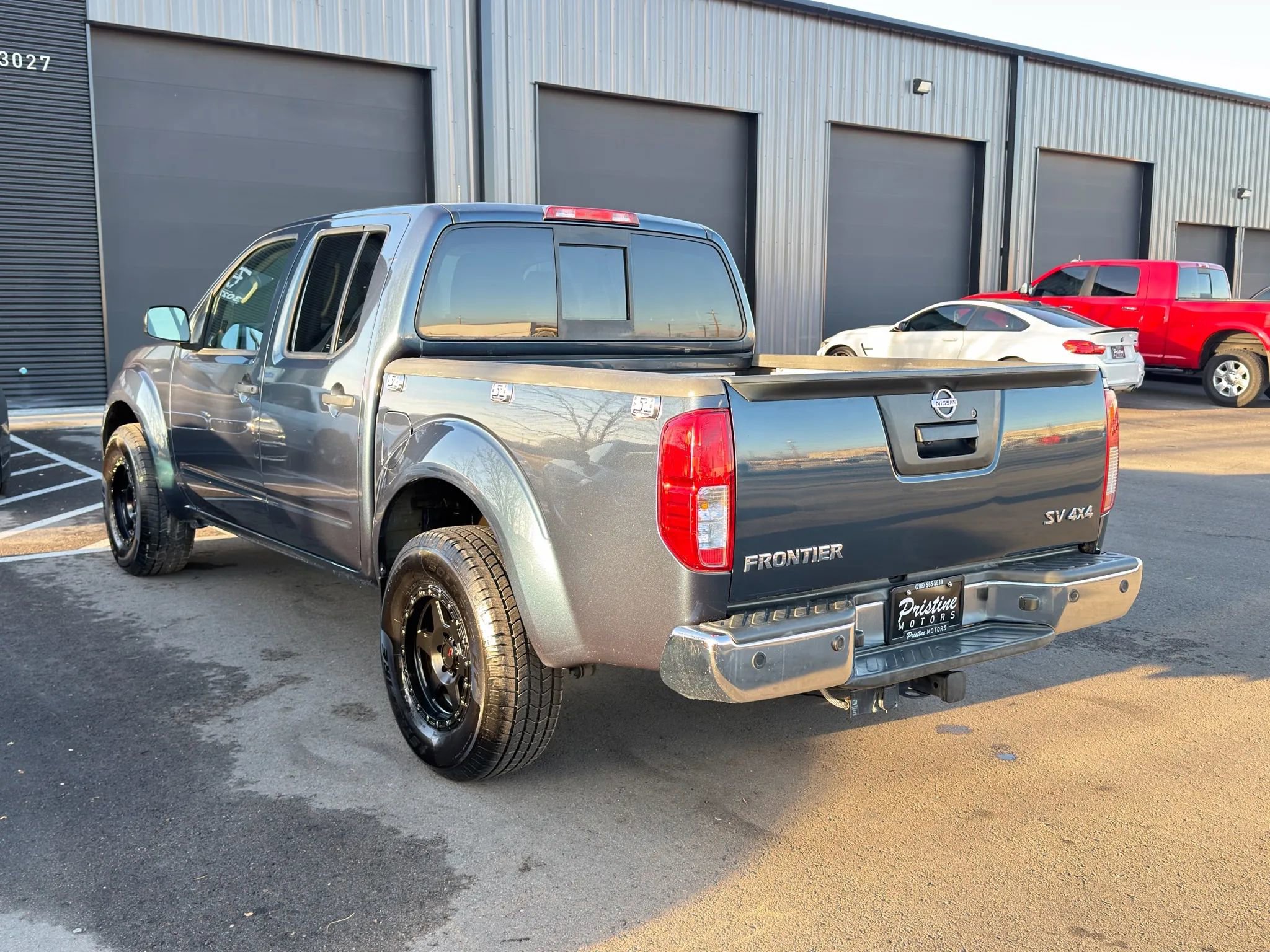 Used 2014 Nissan Frontier SV w/ SV Value Truck Package image 4