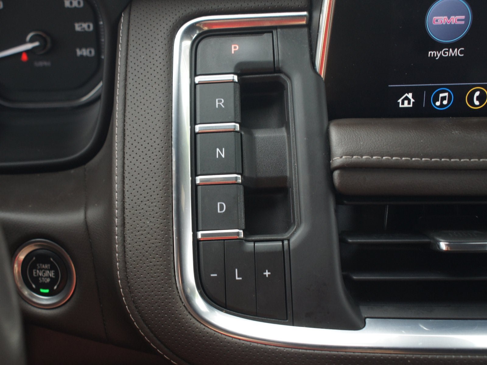 Used 2021 GMC Yukon SLT w/ SLT Premium Package AWD/4WD image 12
