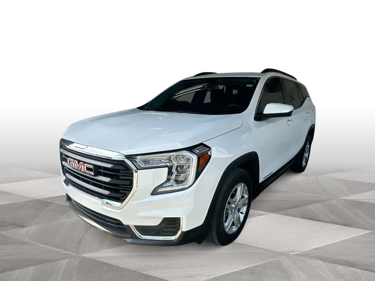 Used 2023 GMC Terrain SLE w/ Driver Convenience Package FWD image 4