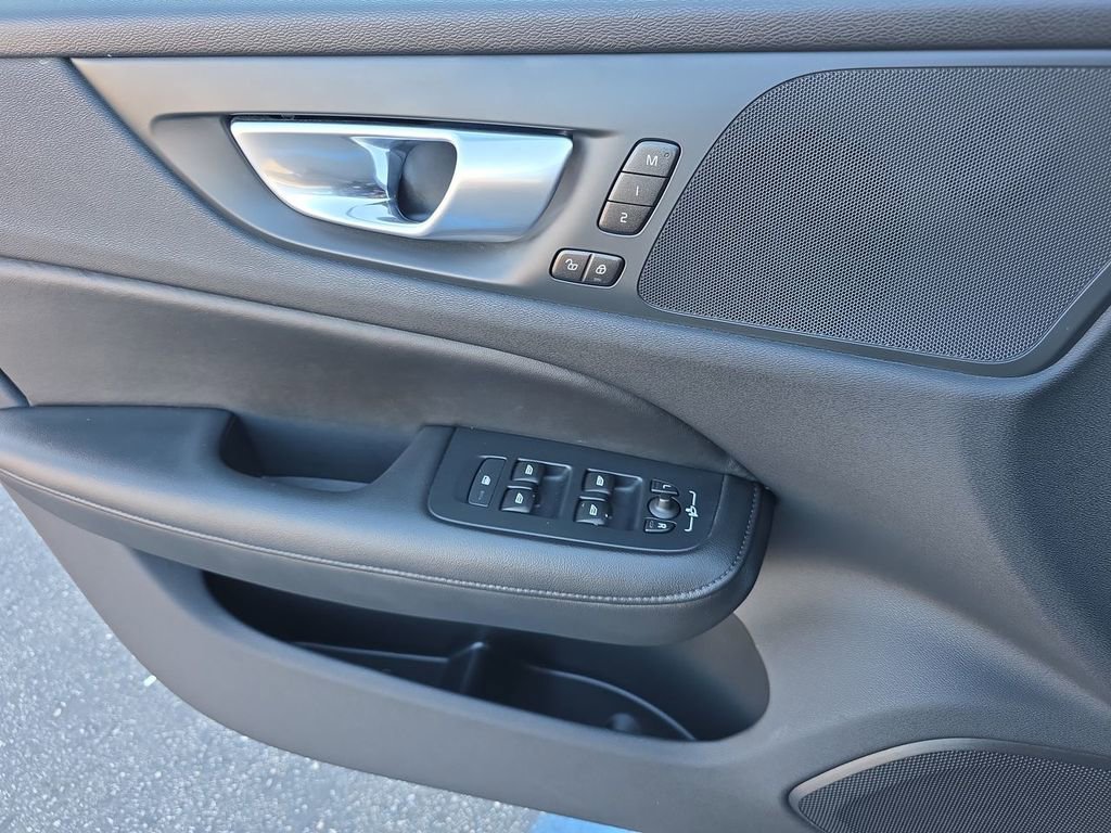 Used 2024 Volvo S60 B5 Core image 24