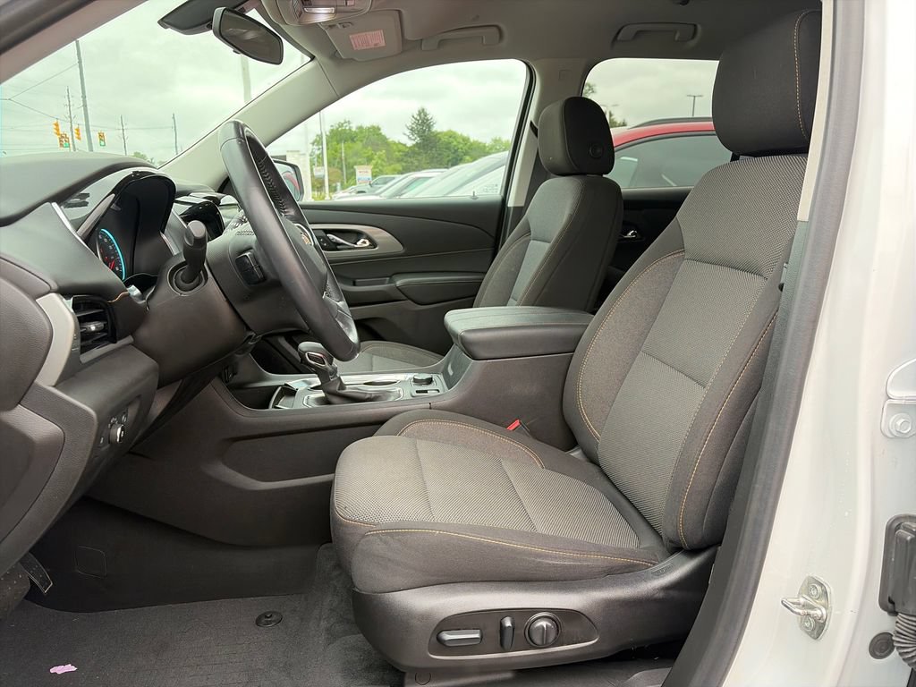 Used 2021 Chevrolet Traverse LT AWD/4WD image 14