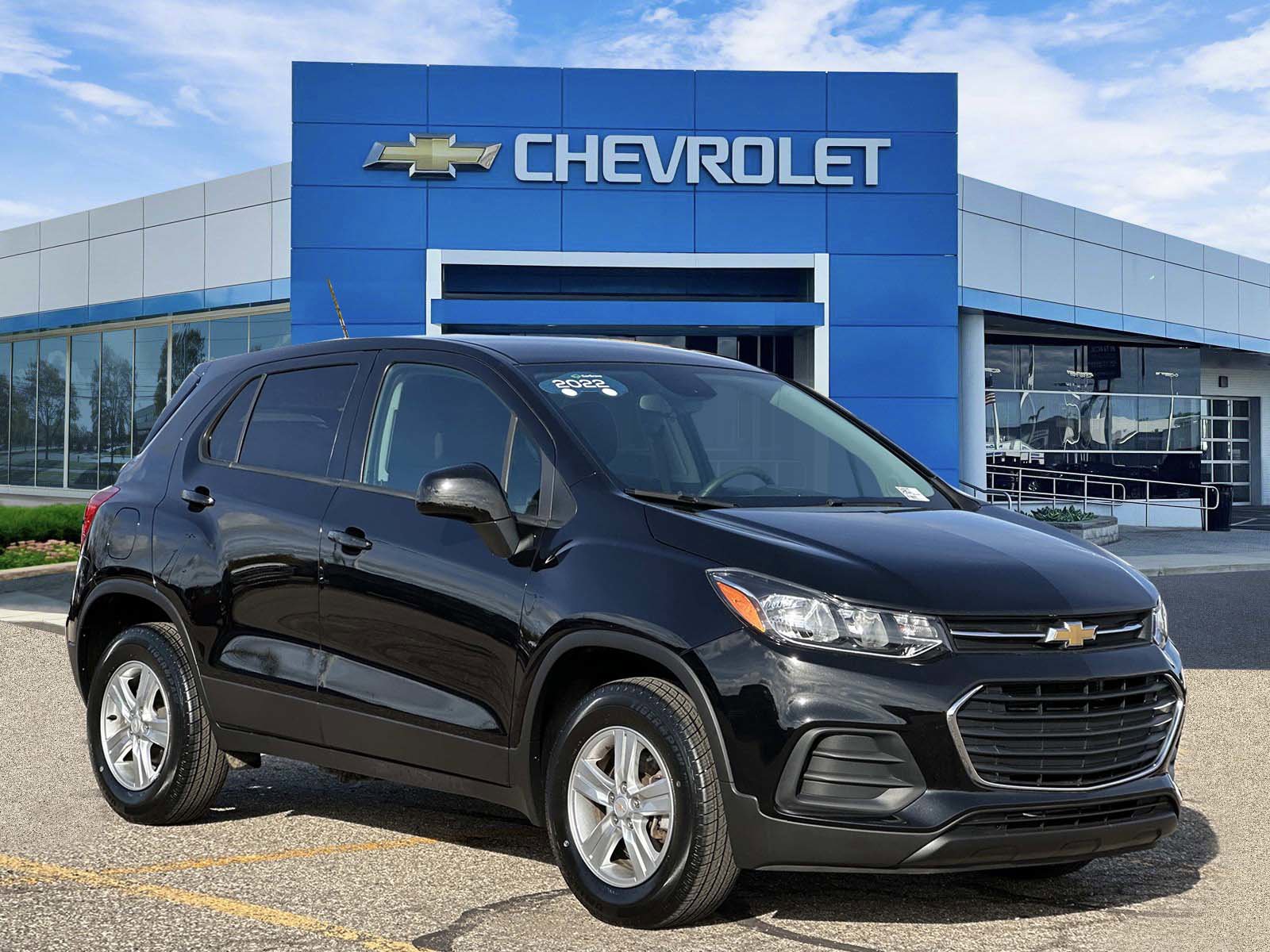 Used 2022 Chevrolet Trax LS w/ Tint and Cruise Package image 8
