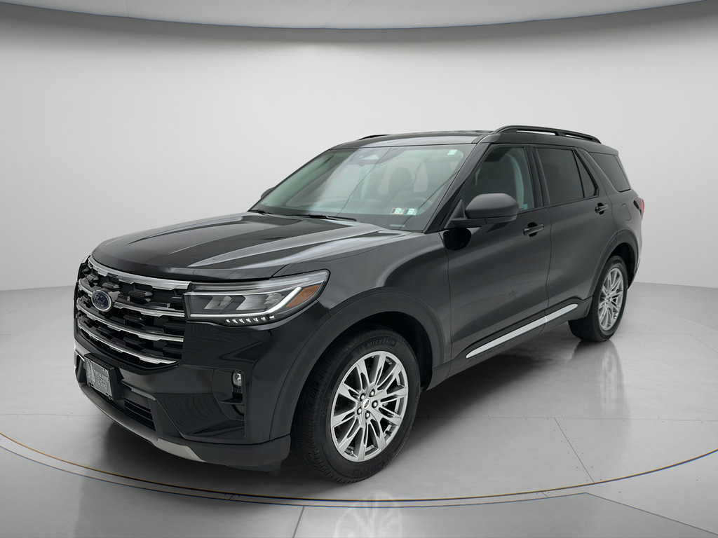 Used 2025 Ford Explorer Active w/ Active Comfort Package AWD/4WD image 3