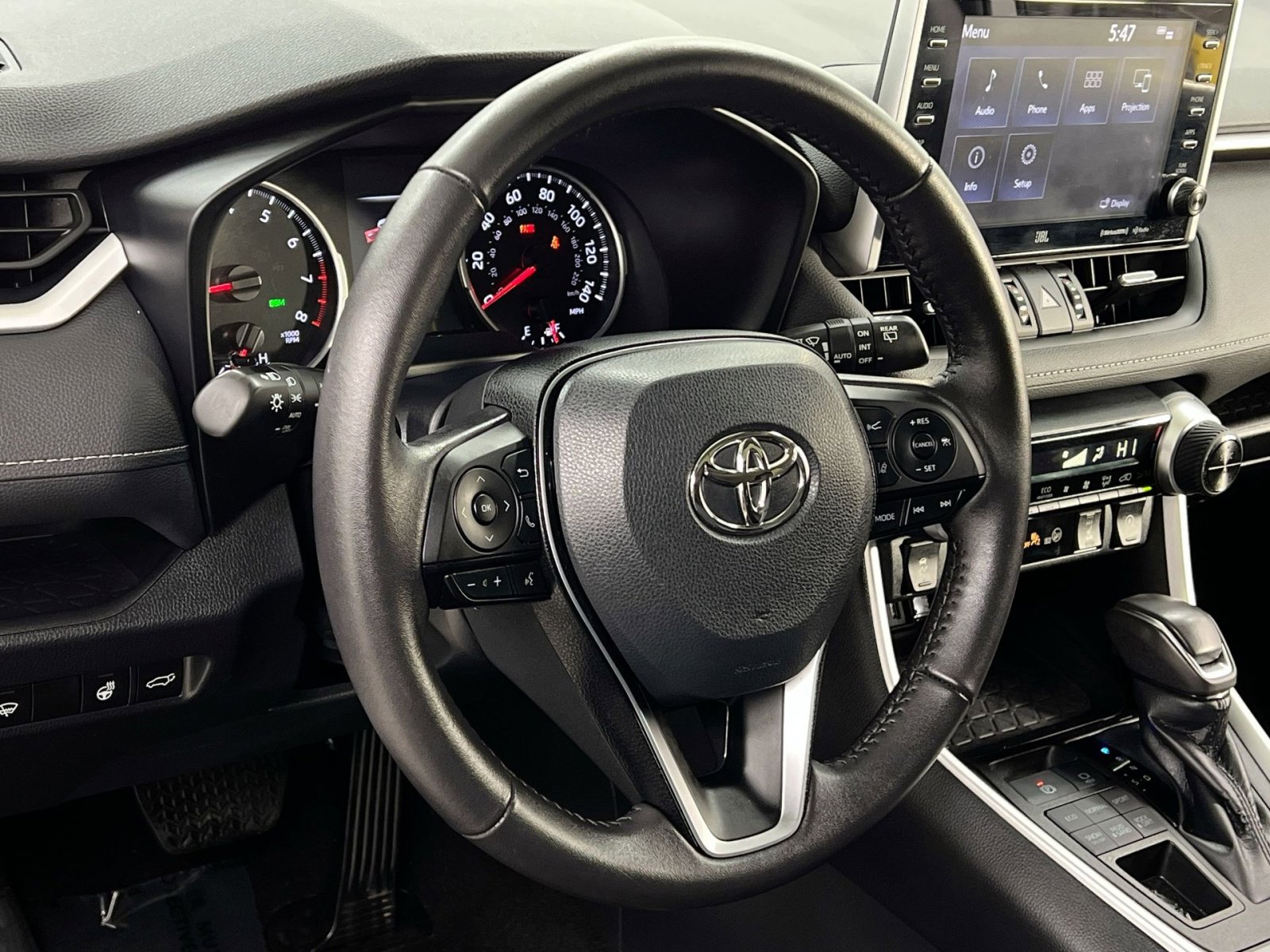 Used 2022 Toyota RAV4 XLE Premium image 20
