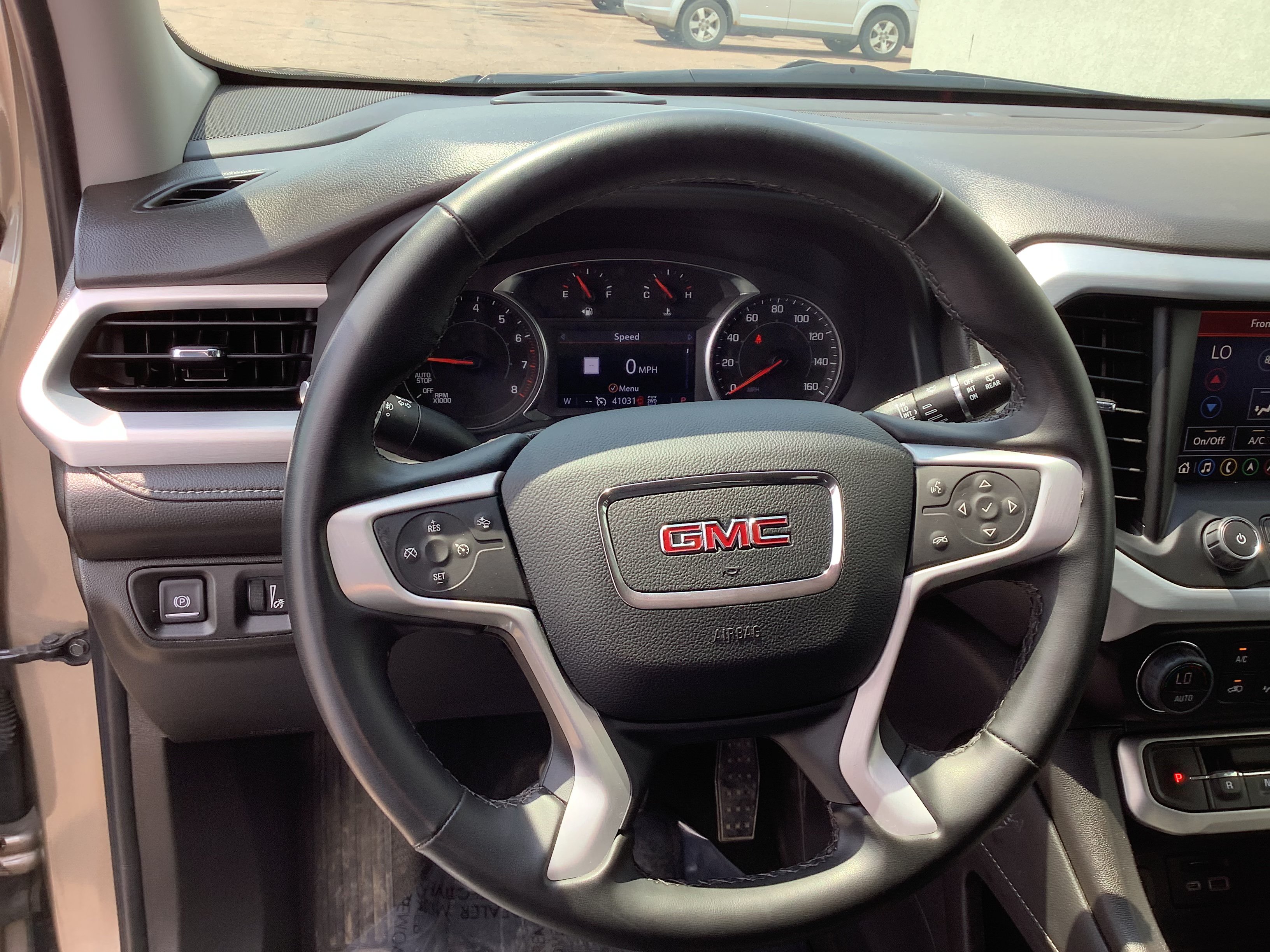 Used 2023 GMC Acadia SLT AWD/4WD image 13