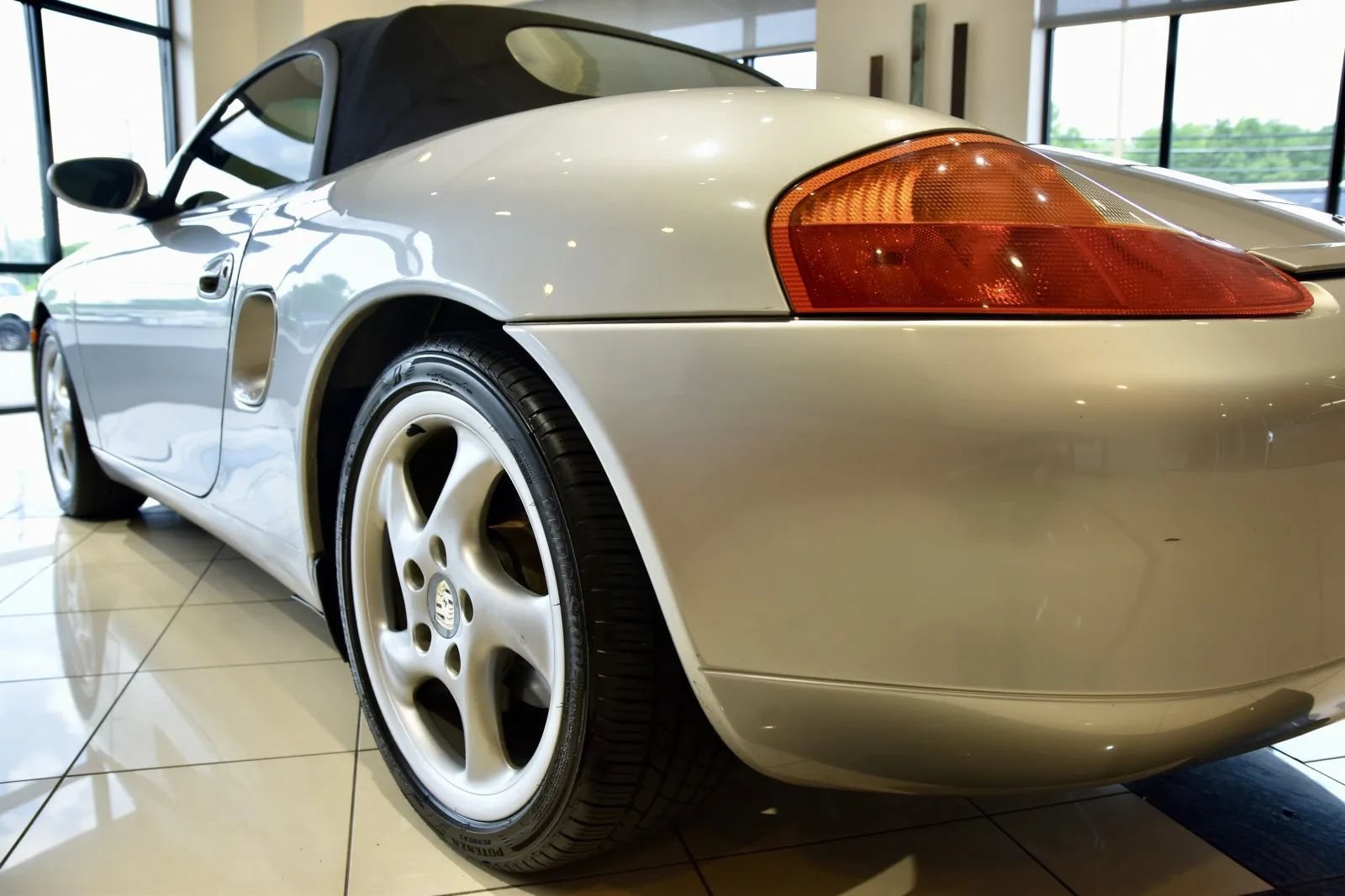 Used 2001 Porsche Boxster RWD image 15