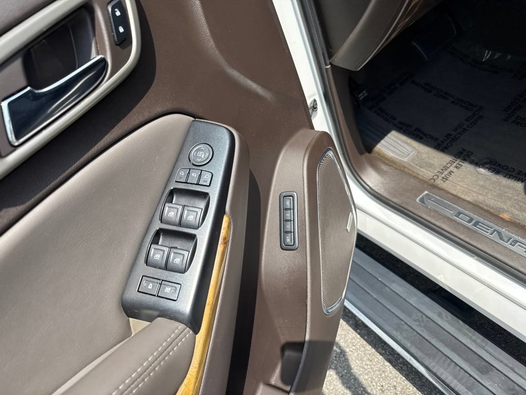 Used 2017 GMC Yukon Denali w/ Open Road Package AWD/4WD image 11