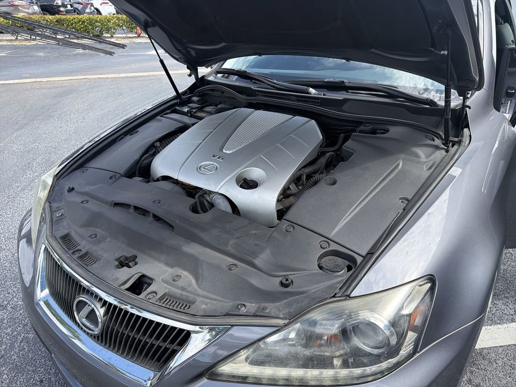 Used 2012 Lexus IS 350C w/ Luxury Pkg RWD image 27