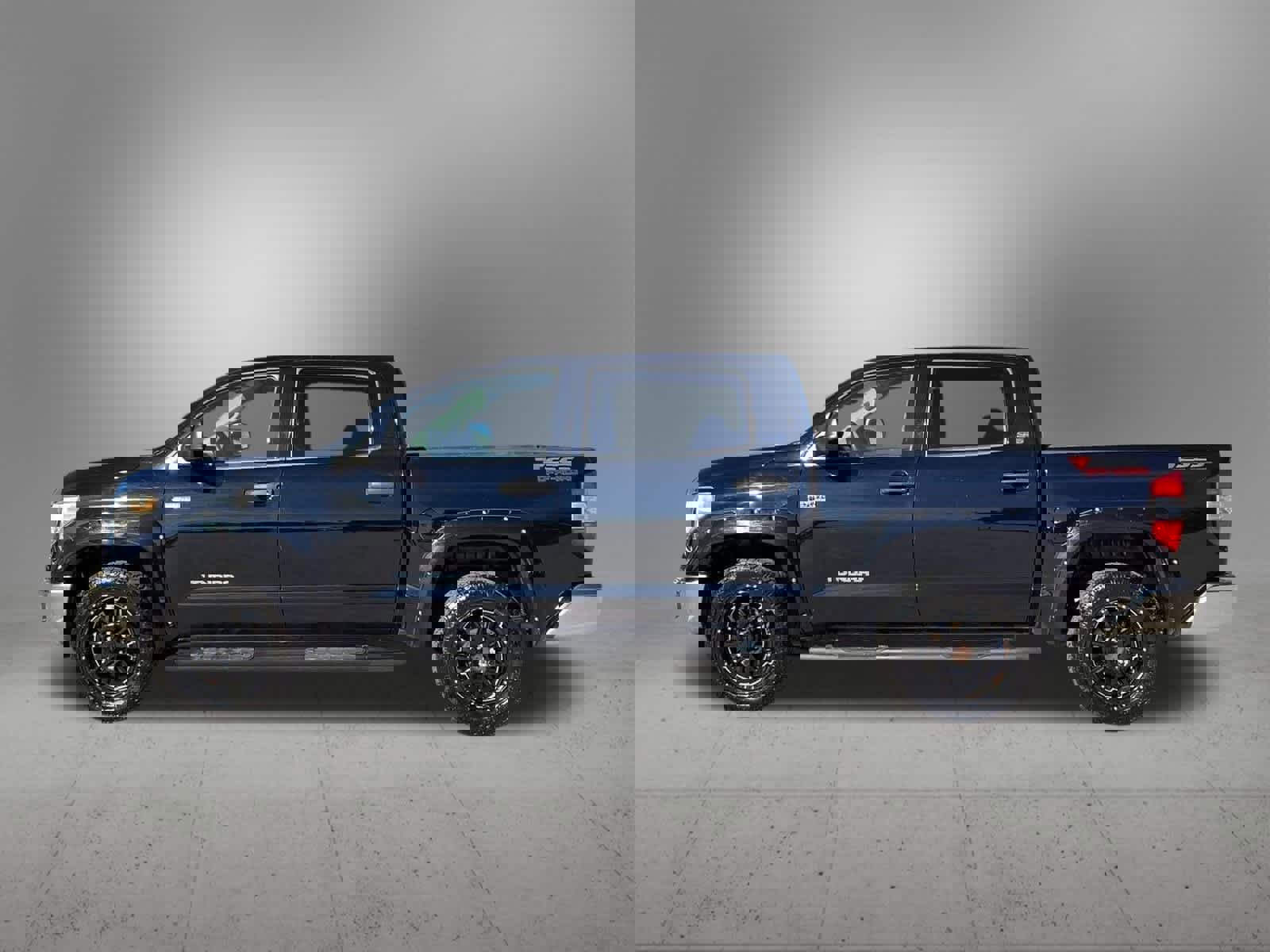 Used 2016 Toyota Tundra SR5 image 3