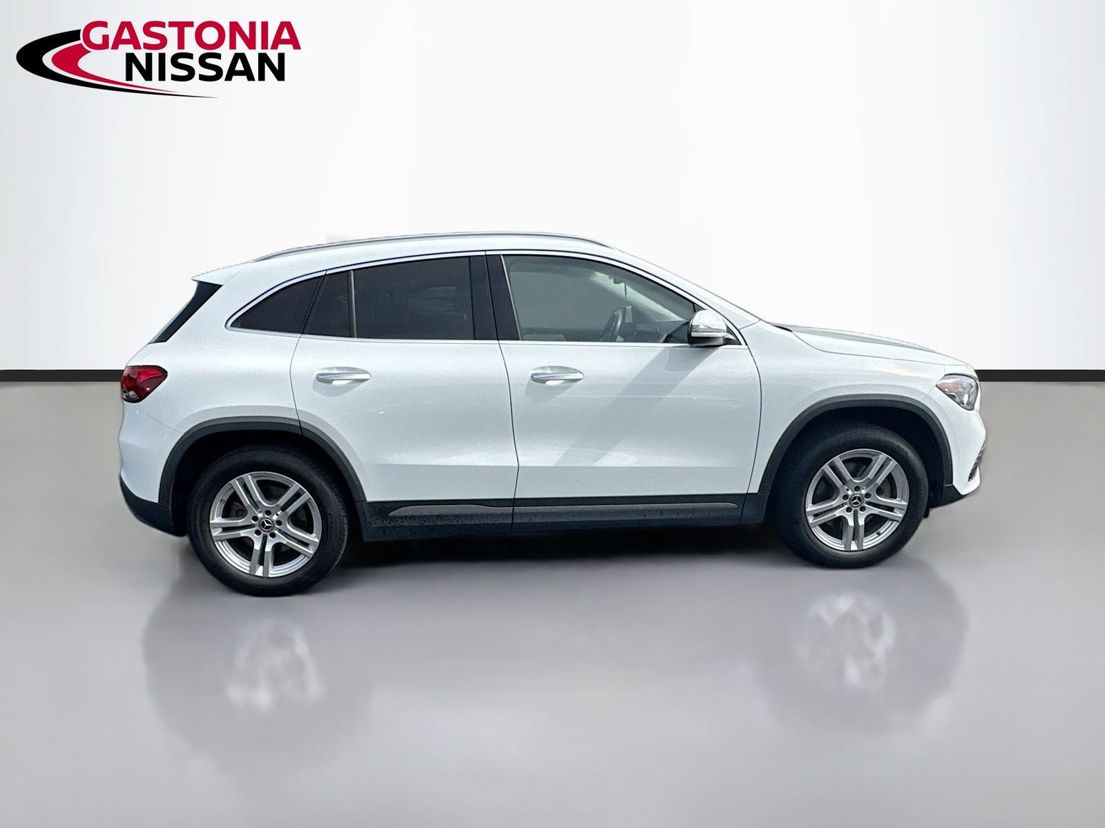 Used 2022 Mercedes-Benz GLA 250 w/ Premium Package Lite image 10