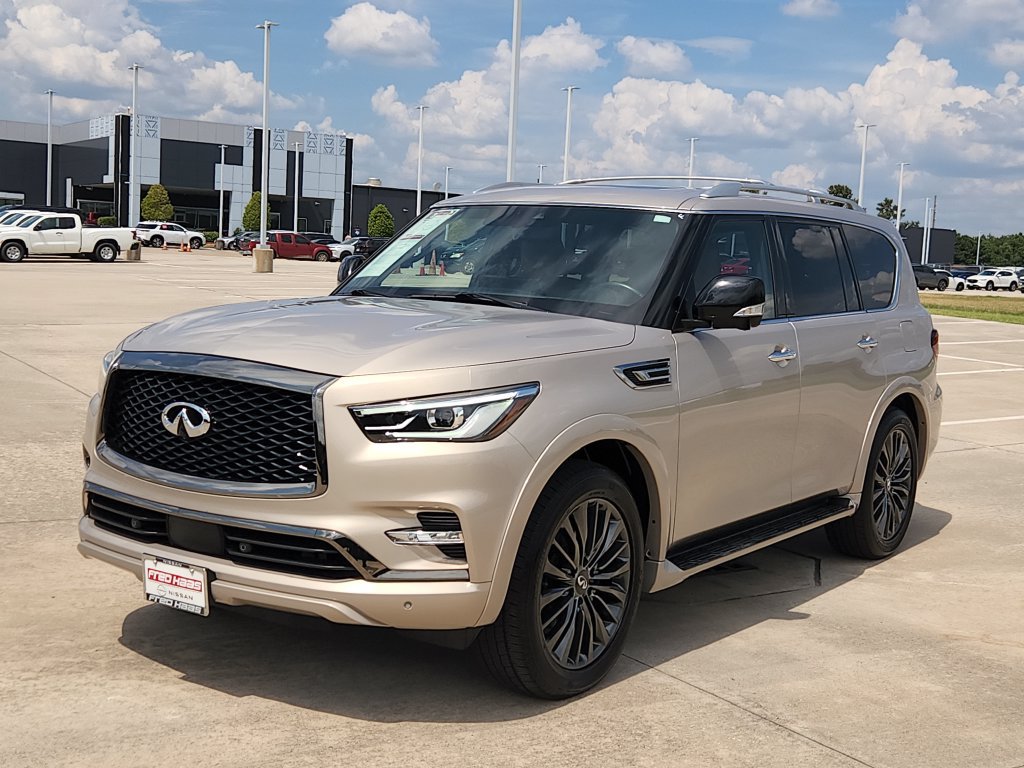 Used 2024 INFINITI QX80 Sensory AWD/4WD image 9