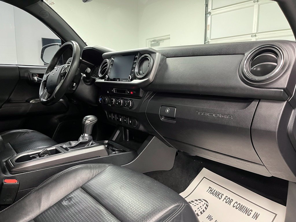 Used 2020 Toyota Tacoma TRD Sport w/ TRD Premium Sport Package AWD/4WD image 54