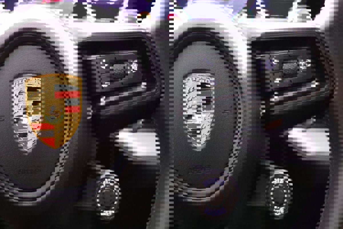 Used 2024 Porsche Cayenne Coupe image 27