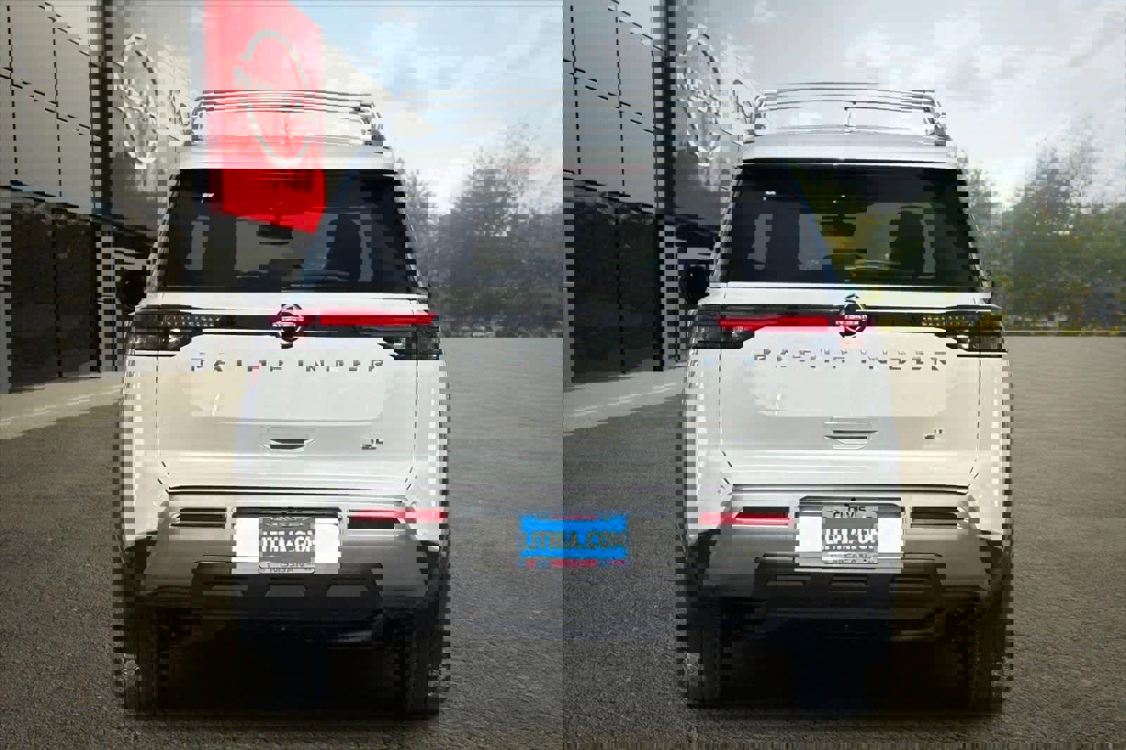 New 2025 Nissan Pathfinder SL image 8