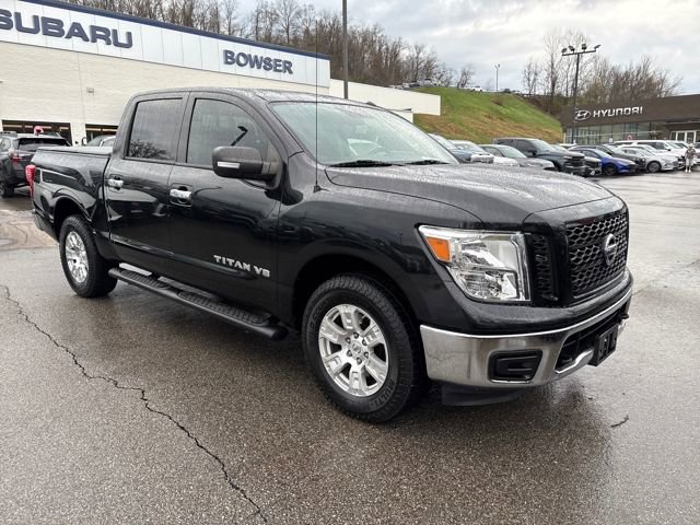 Used 2019 Nissan Titan SV image 7