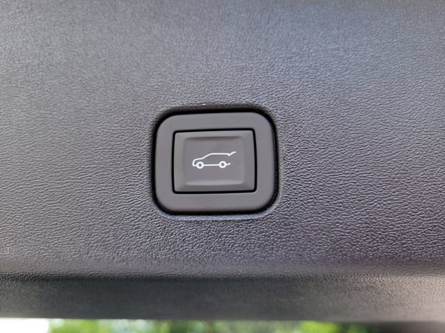 New 2027 Cadillac Optiq Luxury w/ LPO, Floor Liner Package AWD/4WD image 28