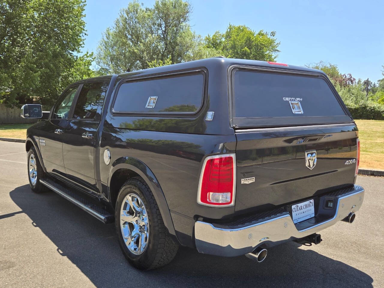 Used 2015 RAM 1500 Laramie w/ Convenience Group image 31