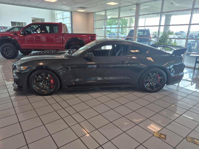 Certified 2022 Ford Mustang Shelby GT500 w/ Carbon Fiber Track Pack RWD image 2