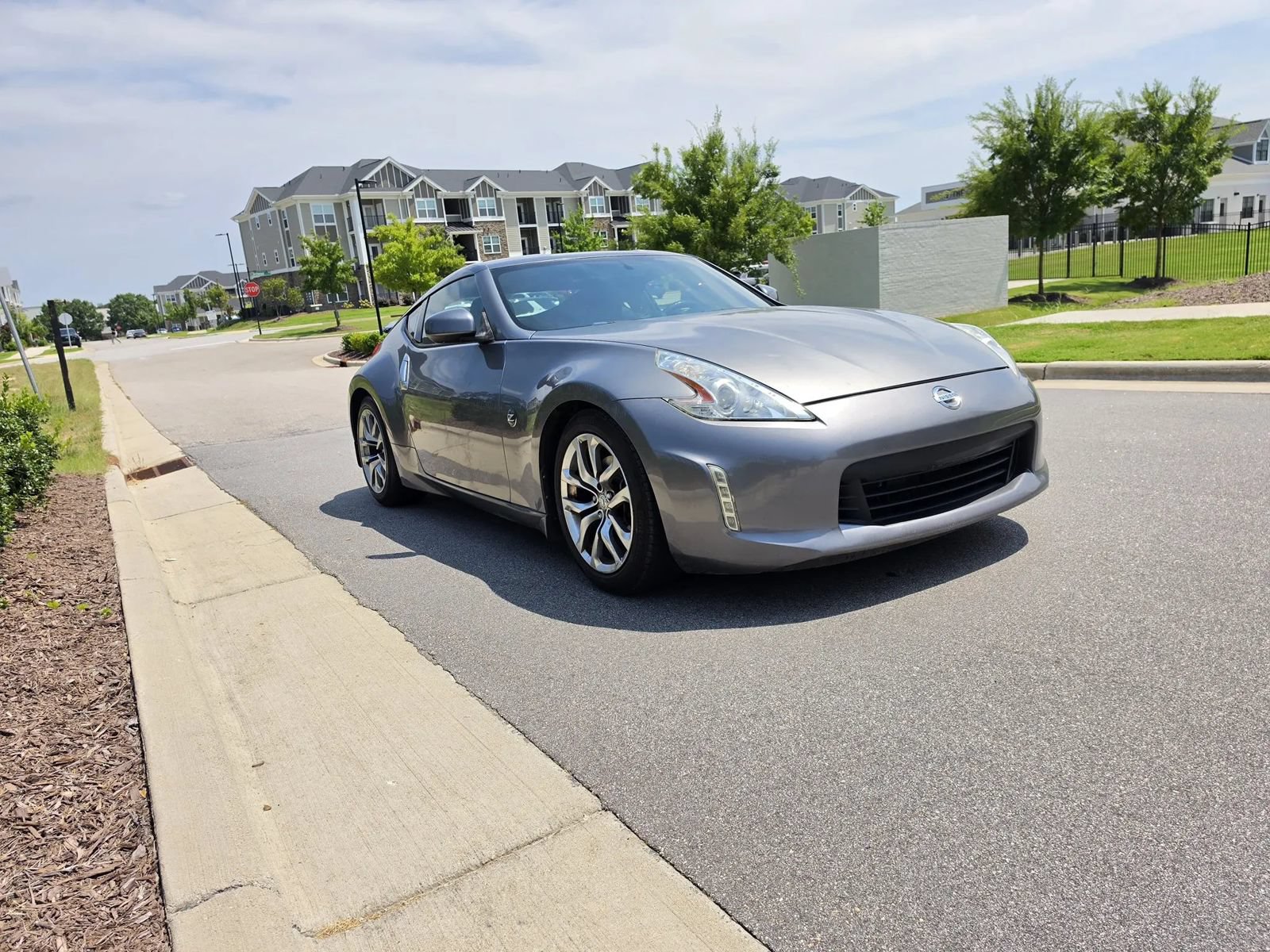 Used 2014 Nissan 370Z Coupe RWD image 10
