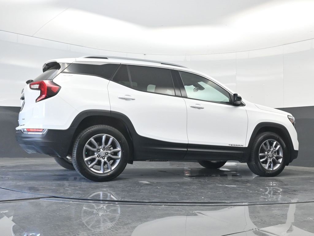 Used 2024 GMC Terrain SLT image 48