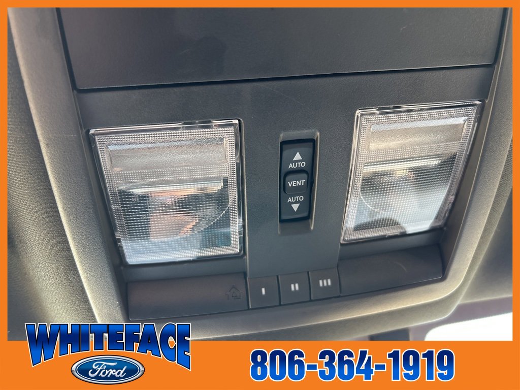 Used 2022 Dodge Challenger SXT w/ Plus Package image 31