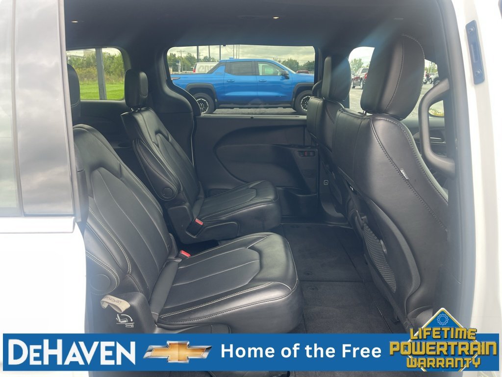 Used 2025 Chrysler Pacifica Select FWD image 26