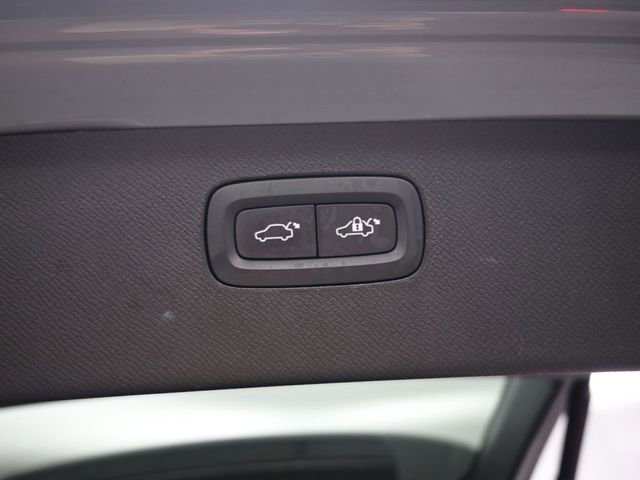 Used 2024 Volvo XC90 B6 Plus w/ Protection Package image 32