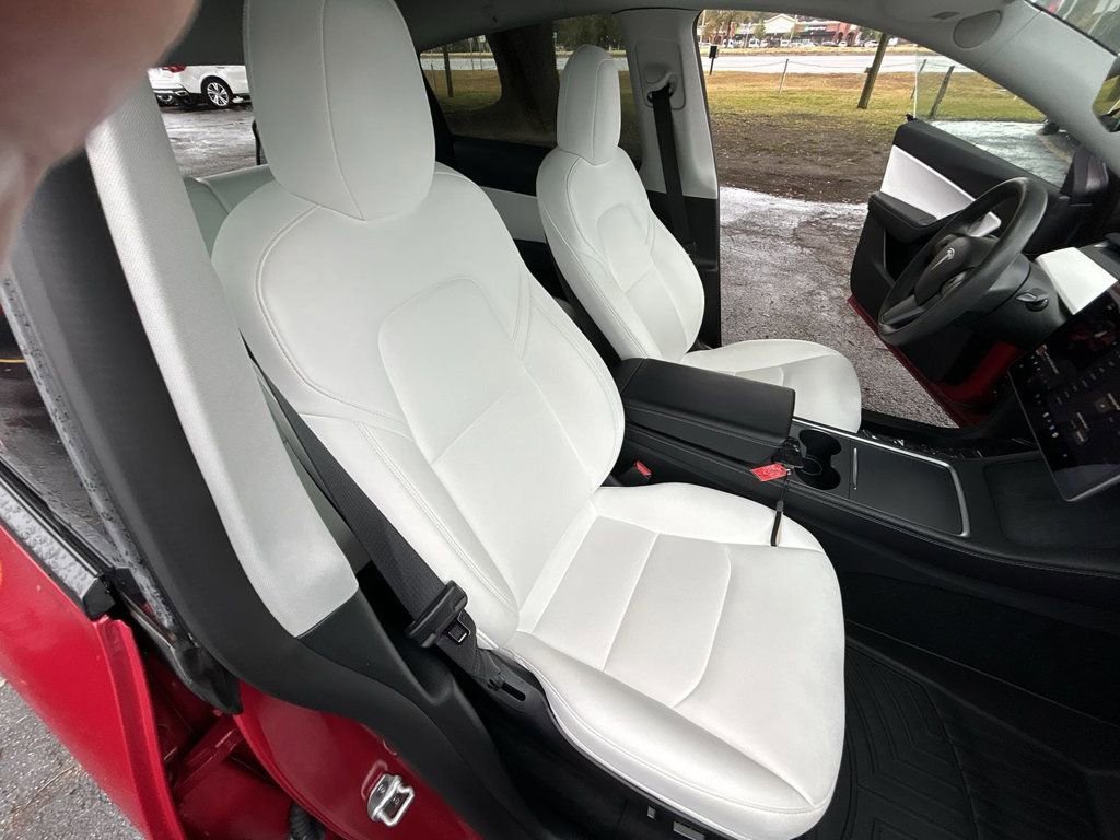 Used 2022 Tesla Model Y Long Range image 22