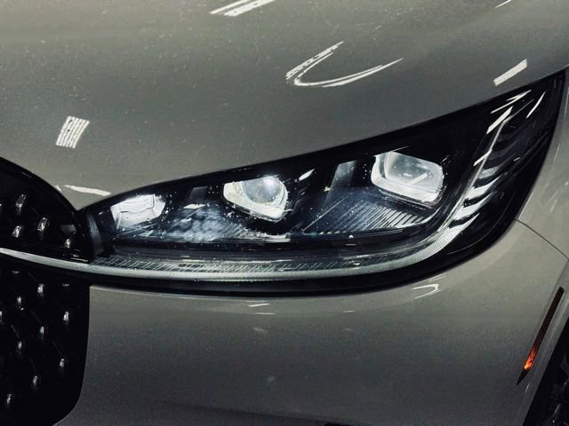 Certified 2025 Lincoln Aviator Black Label image 2