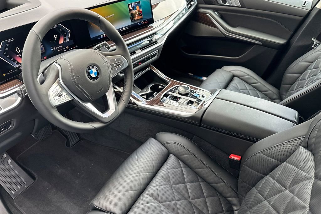 New 2026 BMW X7 xDrive40i w/ Premium Package image 9