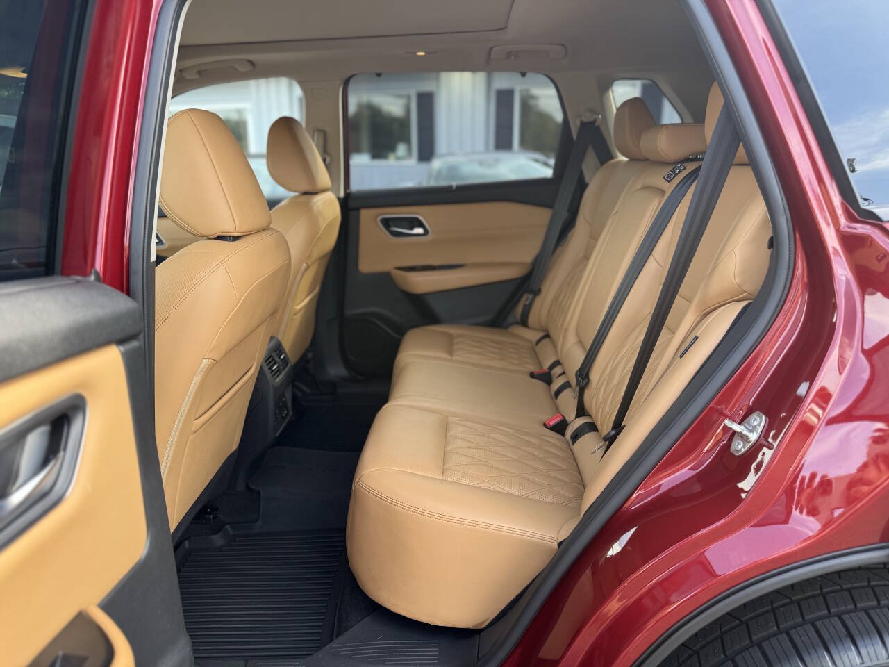 Used 2021 Nissan Rogue Platinum FWD image 18
