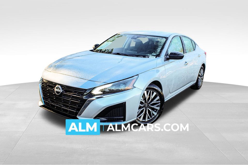 Used 2024 Nissan Altima 2.5 SV image 1