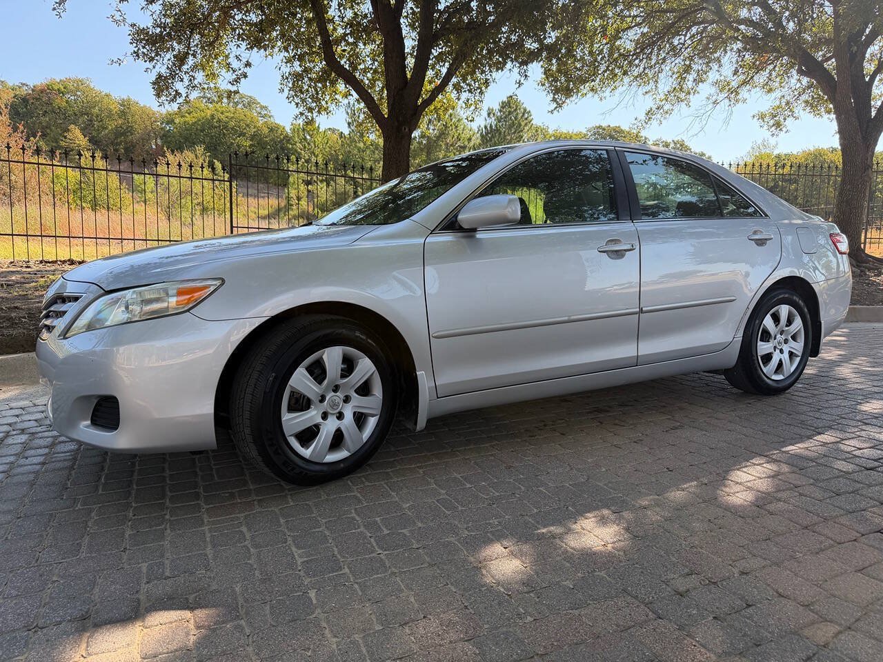 Used 2011 Toyota Camry FWD image 8